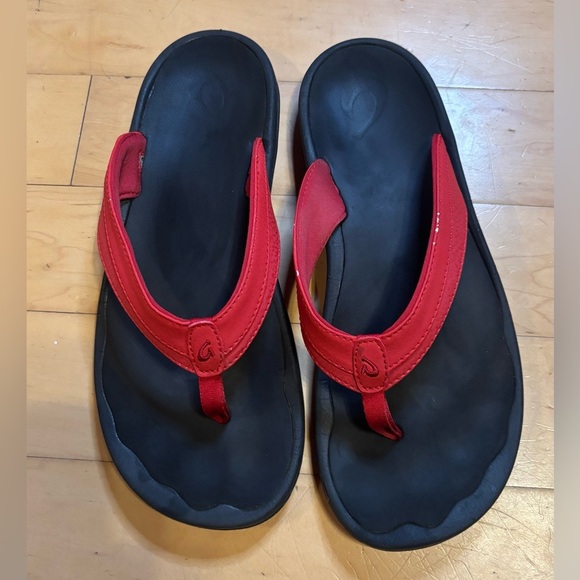 OluKai Ohana Womens Beach Sandals Size 10 Red Thong Flip Flop With Arch Support - Picture 1 of 6